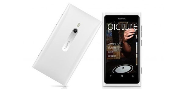 Nokia Lumia 880 на Windows Phone 8